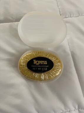 Vintage Faberge Tigress French Milled Savon Soap 4 oz with Travel Case